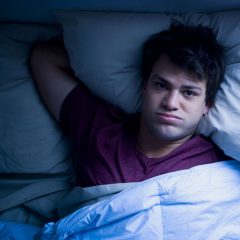 Problemas comuns de sono em adolescentes [Como Resolver]